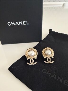 CHANEL Pearl CC Crystal Drop Earrings